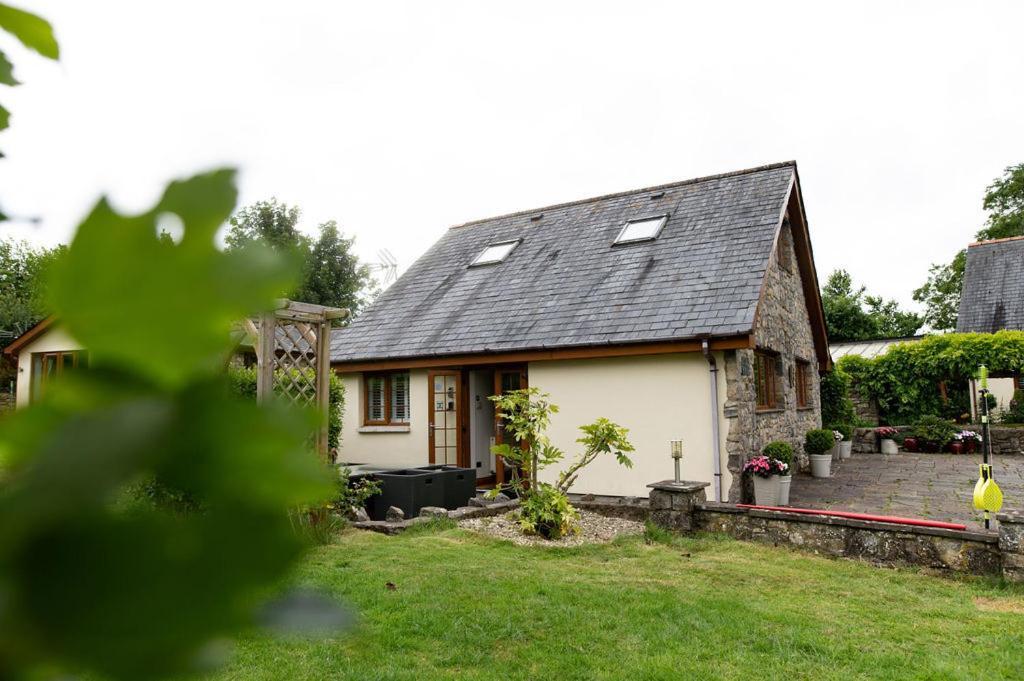 The Anchorage & The Tackleshed Hotell Llancarfan Rum bild